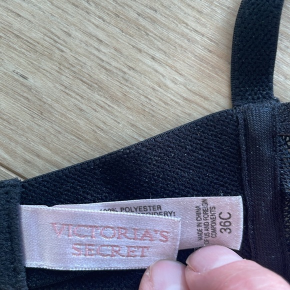 Victorias Secret Bra Nude with Black overlay - Picture 5 of 10